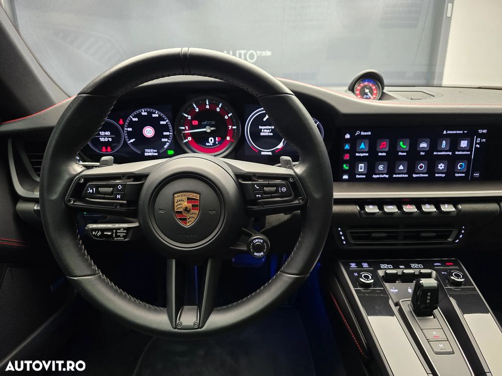 Porsche 911 4 GTS PDK - 25