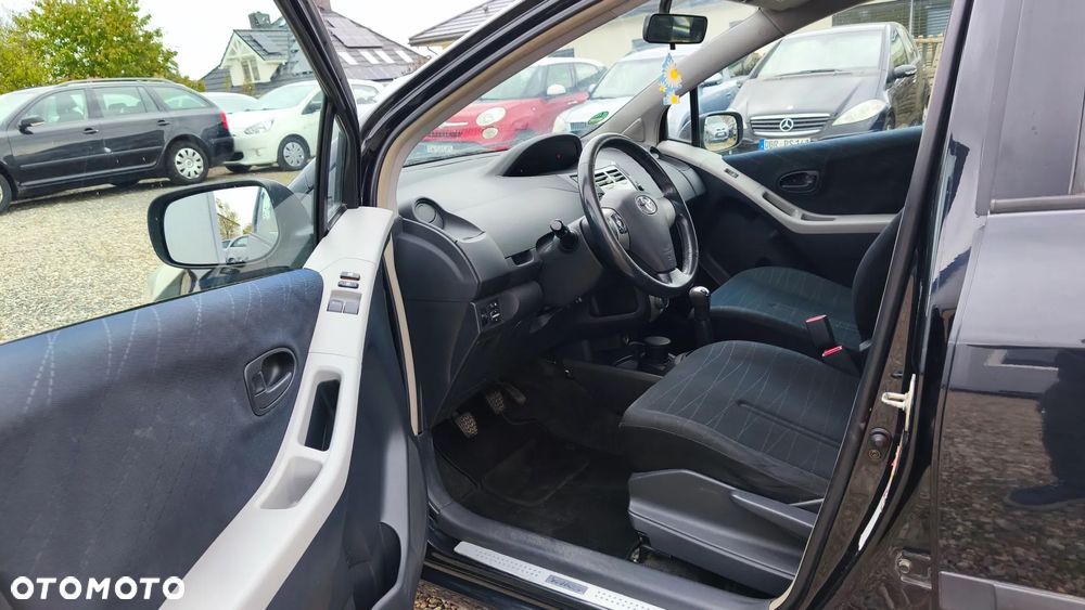 Toyota Yaris - 15