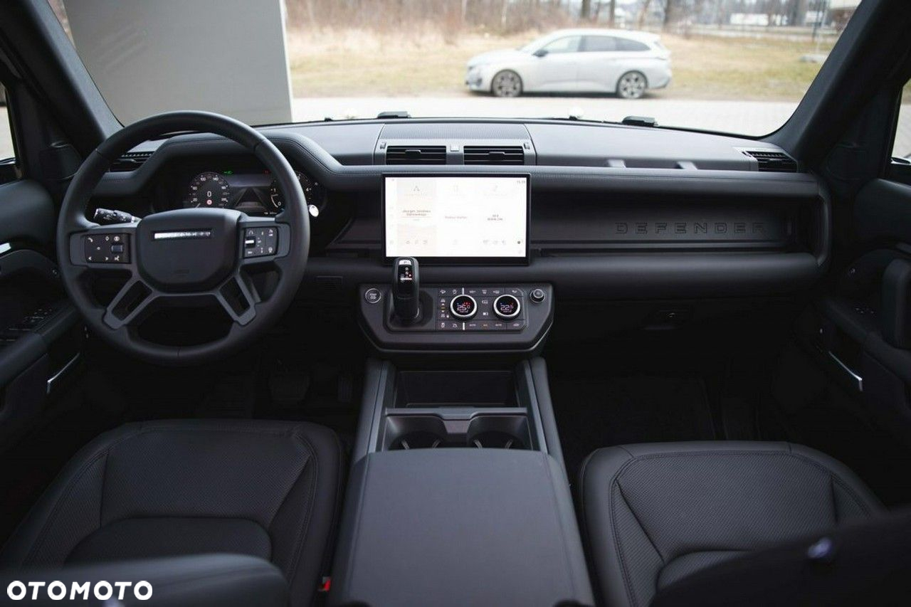 Land Rover Defender - 13