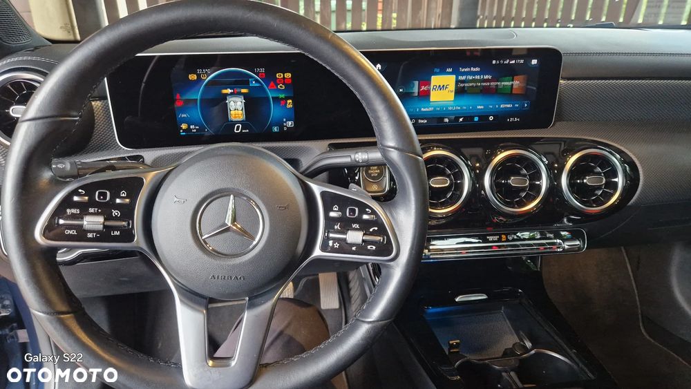 Mercedes-Benz CLA 180 7G-DCT - 25