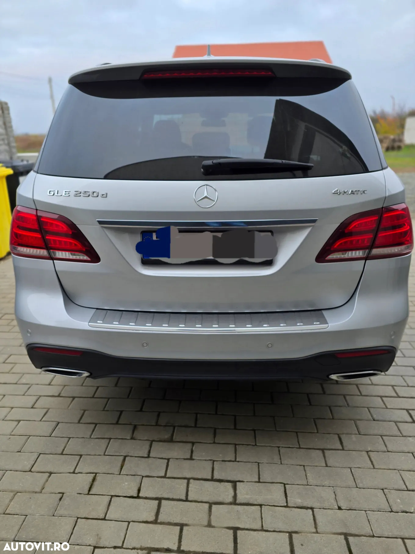 Mercedes-Benz GLE 250 d 4Matic 9G-TRONIC AMG Line - 13