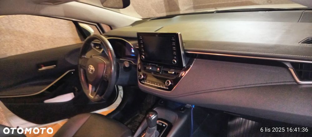 Toyota Corolla 1.8 Hybrid Executive - 4