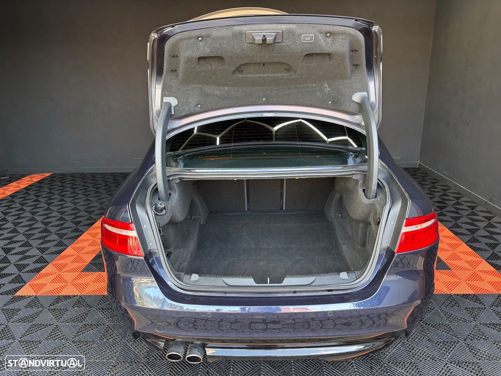Jaguar XE 20d Aut. R-Sport - 29