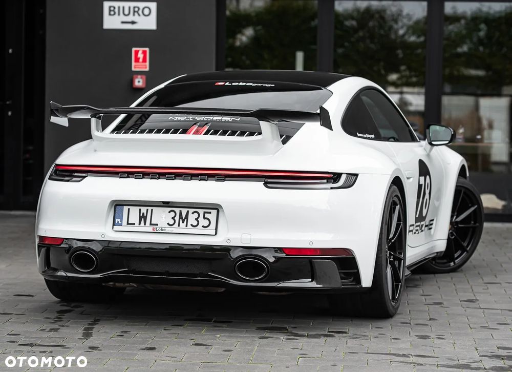 Porsche 911 Carrera - 12