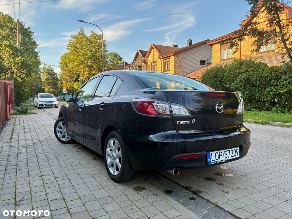 Mazda 3 2.0 Exclusive + - 6