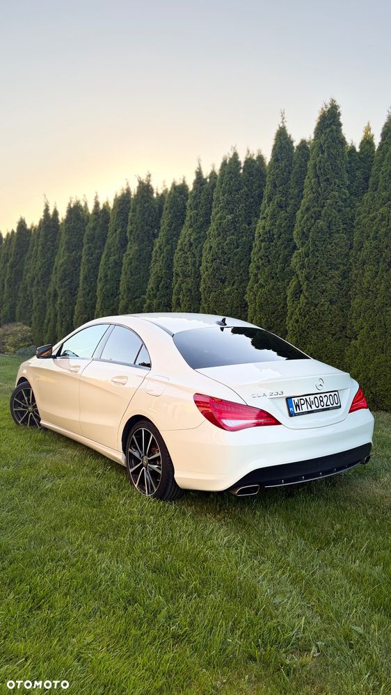 Mercedes-Benz CLA 200 Peak Edition - 4