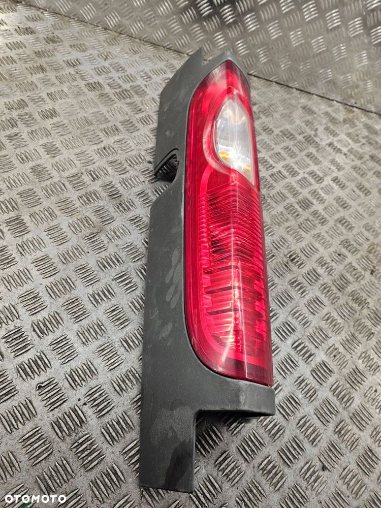 lampa tylna prawa renault trafic ii 265a60118r