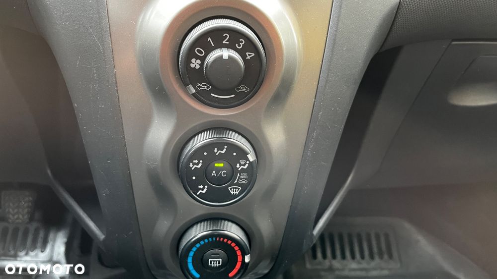 Toyota Yaris 1.0 Terra A/C - 22