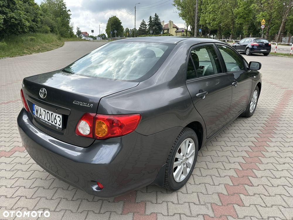 Toyota Corolla - 5