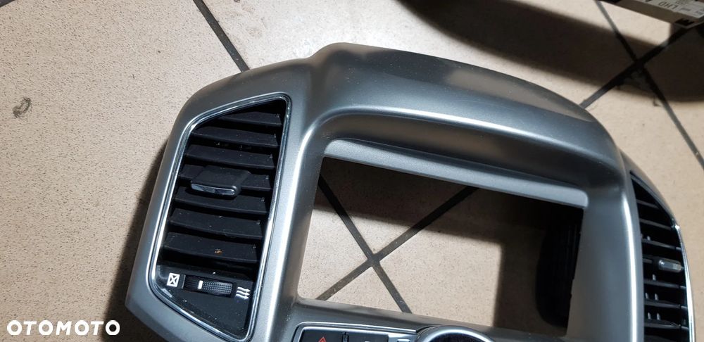 Chevrolet Captiva Lift Ramka Radia Wyświetlacza - 5