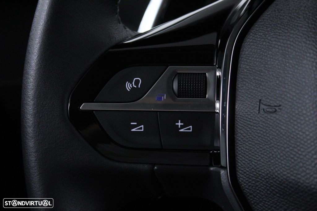 Peugeot 208 1.2 Hybrid Allure e-DCS6 - 22