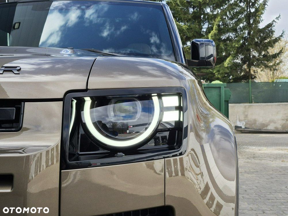 Land Rover Defender - 13