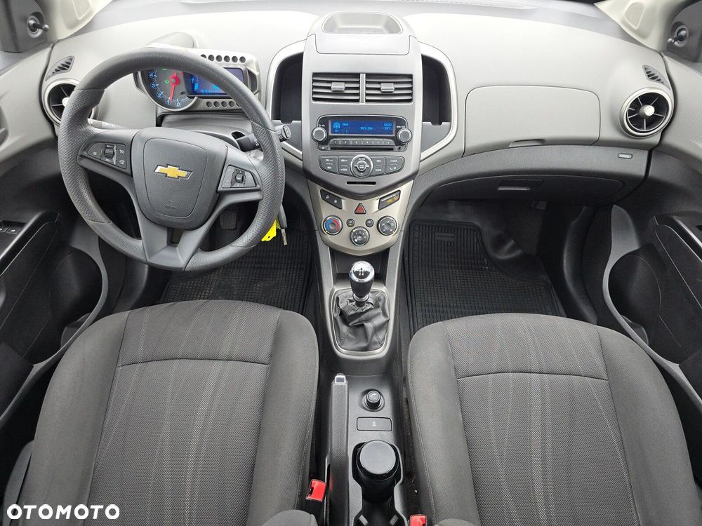 Chevrolet Aveo - 10
