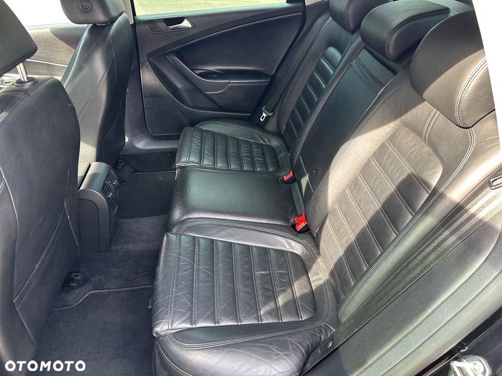 Volkswagen Passat 2.0 TDI DPF Comfortline - 23