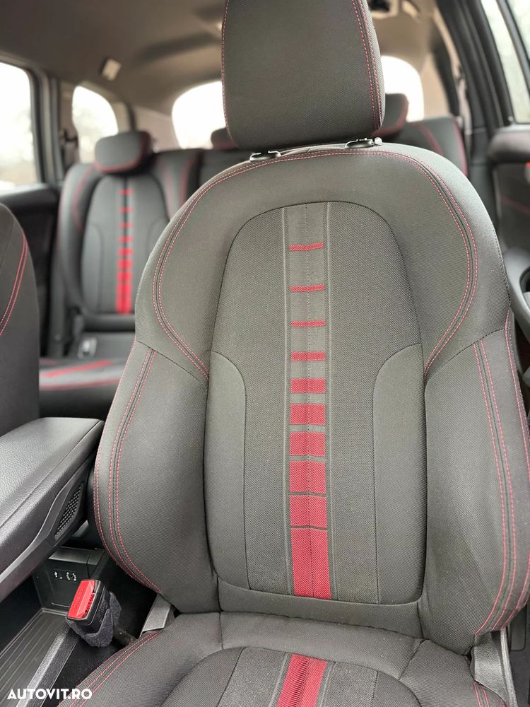 BMW Seria 2 218d - 27