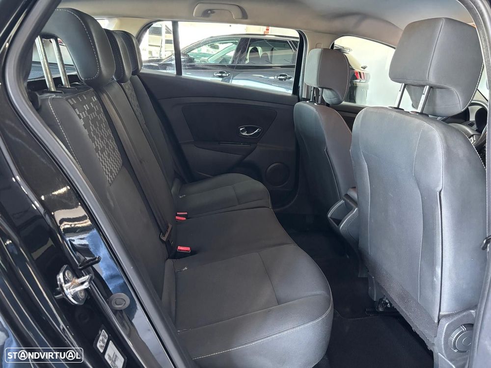 Renault Mégane Sport Tourer 1.5 dCi Dynamique SS - 8