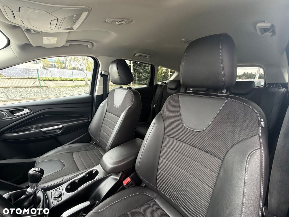 Ford Kuga 1.5 EcoBoost 2x4 Titanium - 30