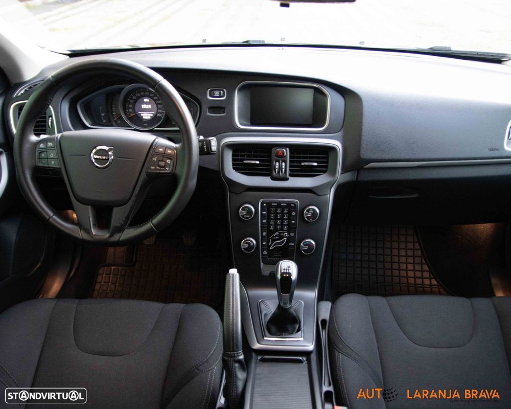 Volvo V40 D2 Kinetic - 17