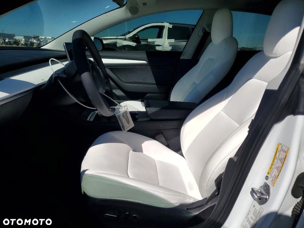 Tesla Model 3 Long Range AWD - 7