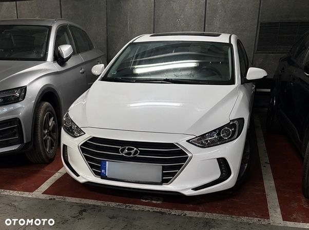 Hyundai Elantra - 3