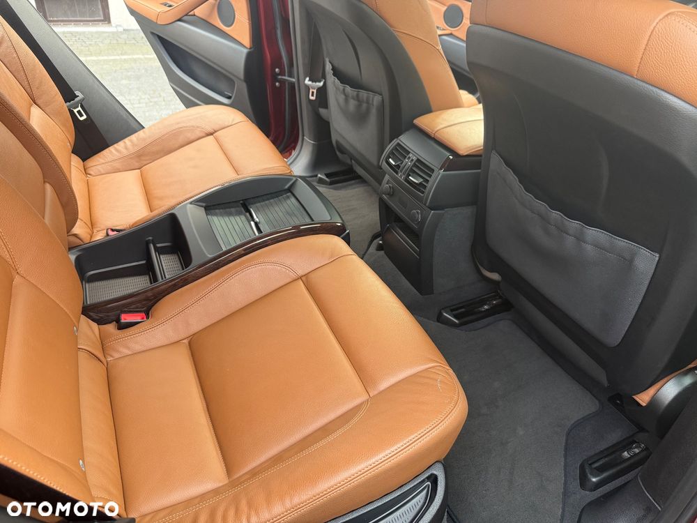 BMW X6 xDrive35i - 16