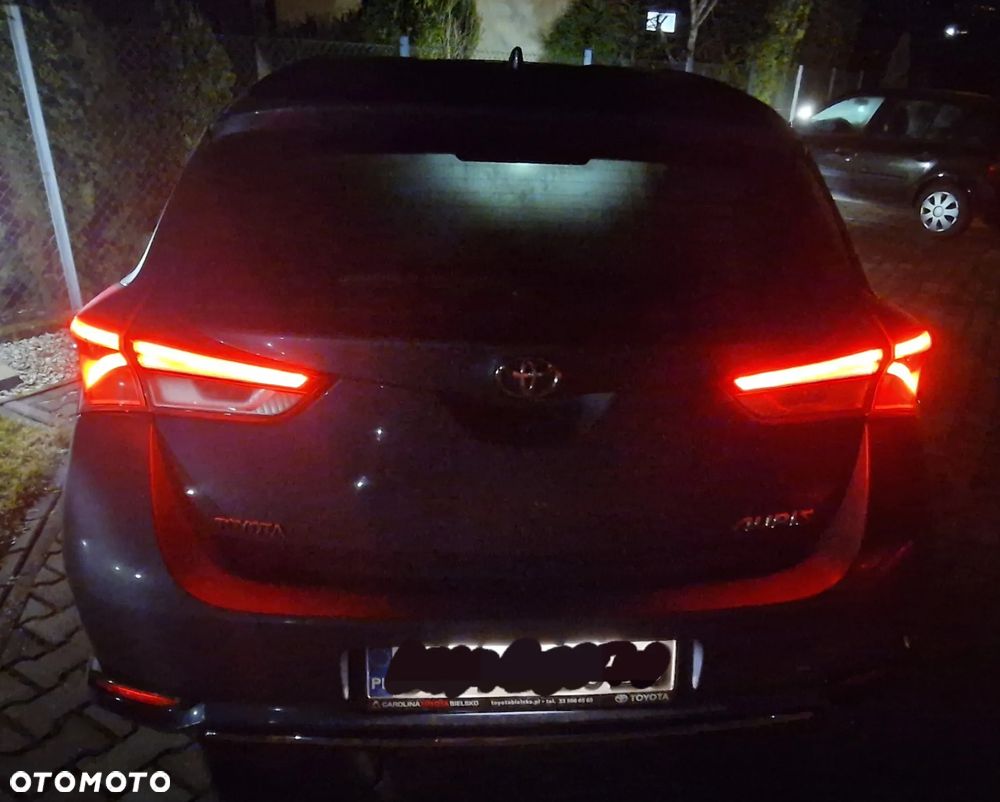 Toyota Auris 1.6 Premium - 5