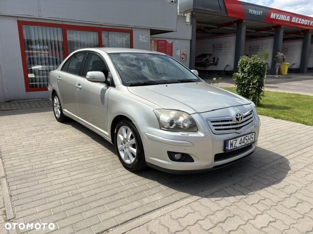 Toyota Avensis 2.2 D-4D Sol Platinium - 1