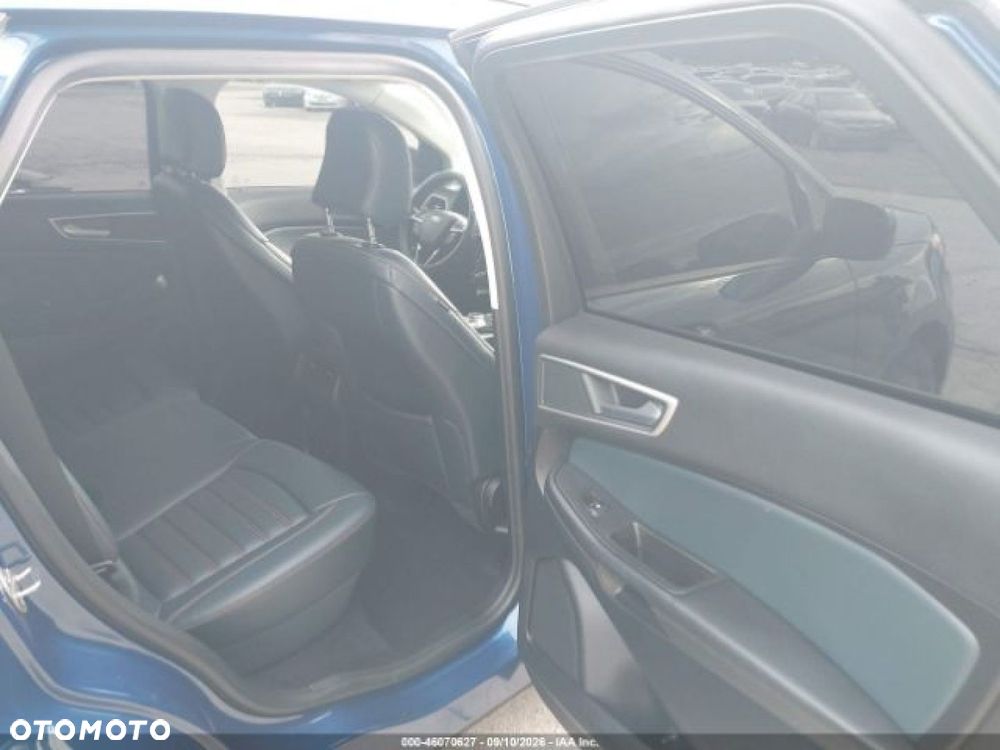 Ford Edge - 8