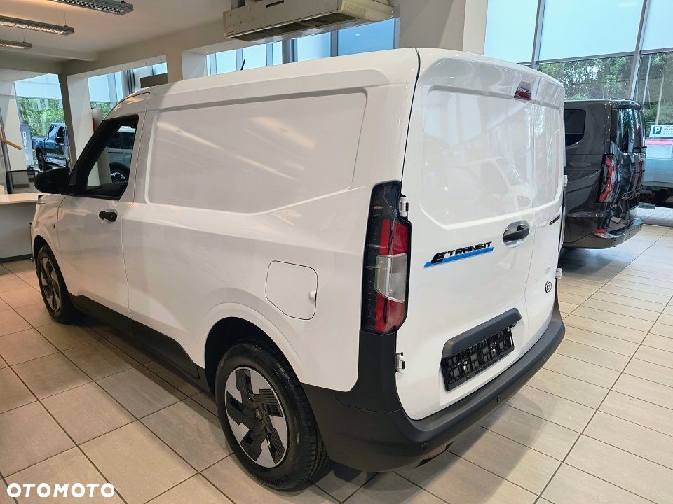 Ford Transit Courier - 6