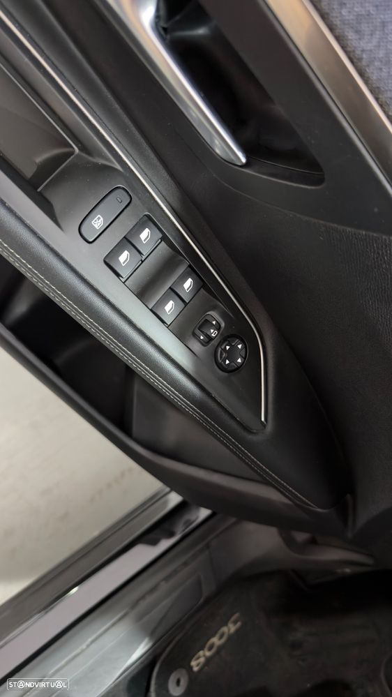 Peugeot 3008 1.2 PureTech Allure J18 - 17