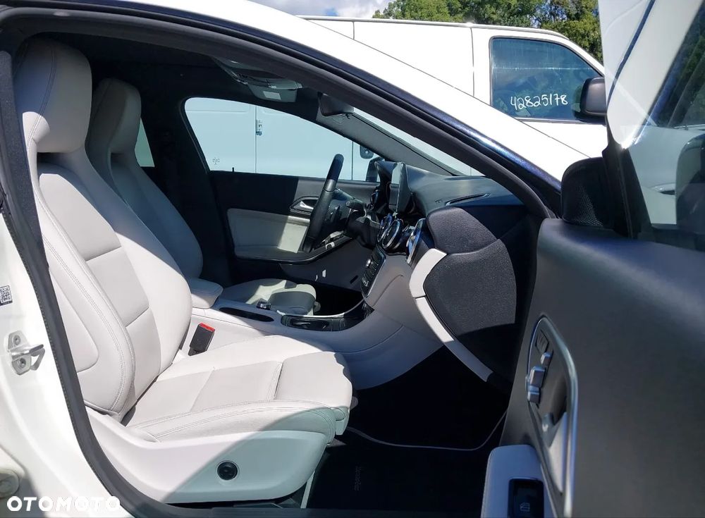 Mercedes-Benz CLA - 8