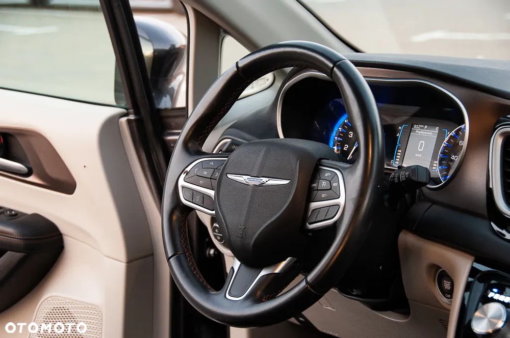 Chrysler Pacifica - 24