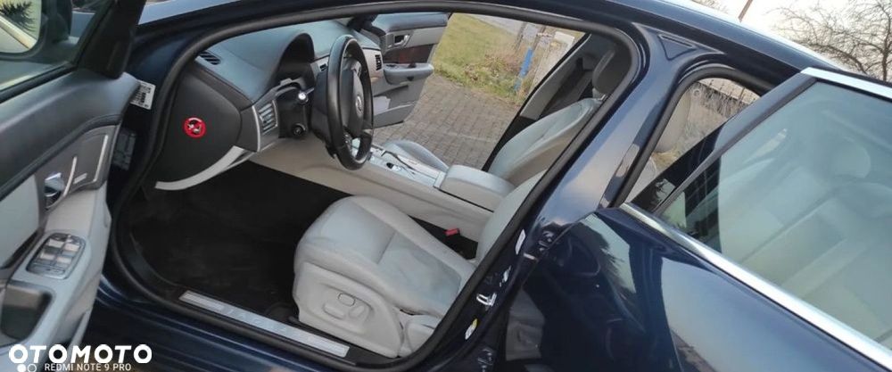 Jaguar XF 2.7 V6 Premium Luxury - 5
