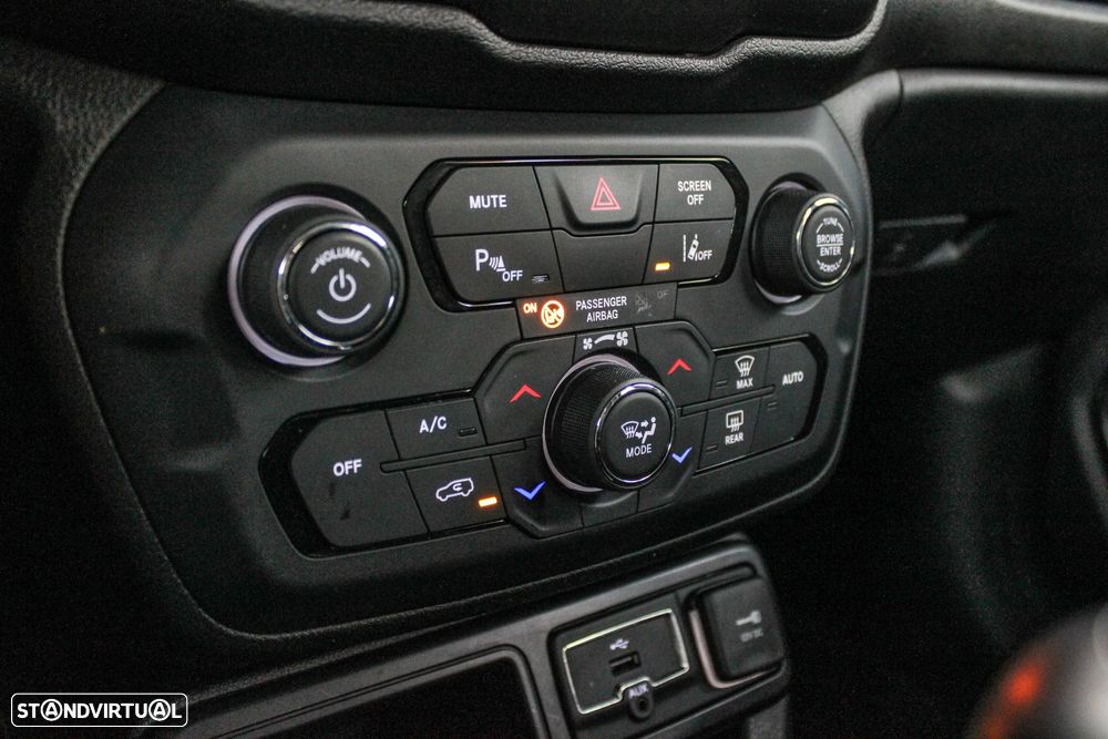 Jeep Renegade 1.0 T-GDI Limited - 36