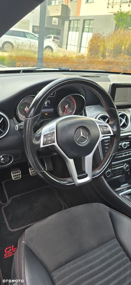 Mercedes-Benz GLA - 21