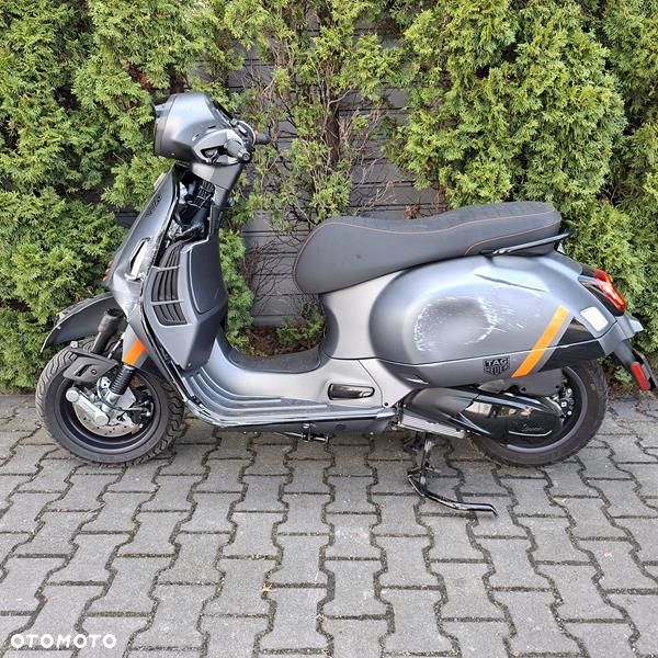 Vespa GTS - 2