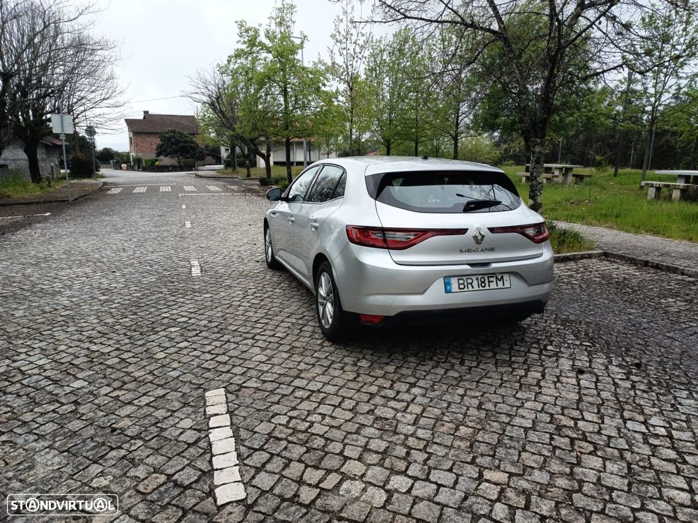 Renault Mégane 1.5 Blue dCi Zen - 6