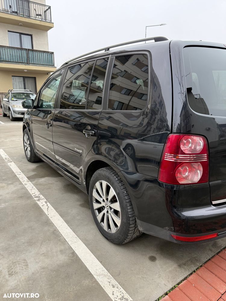 Volkswagen Touran - 2