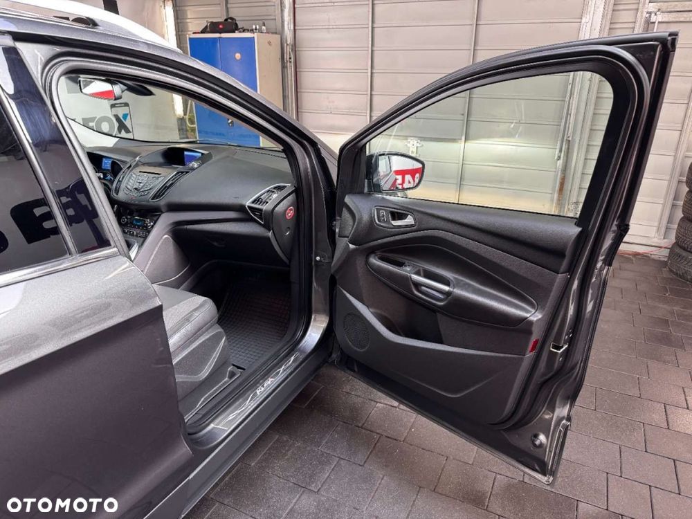 Ford Kuga - 38