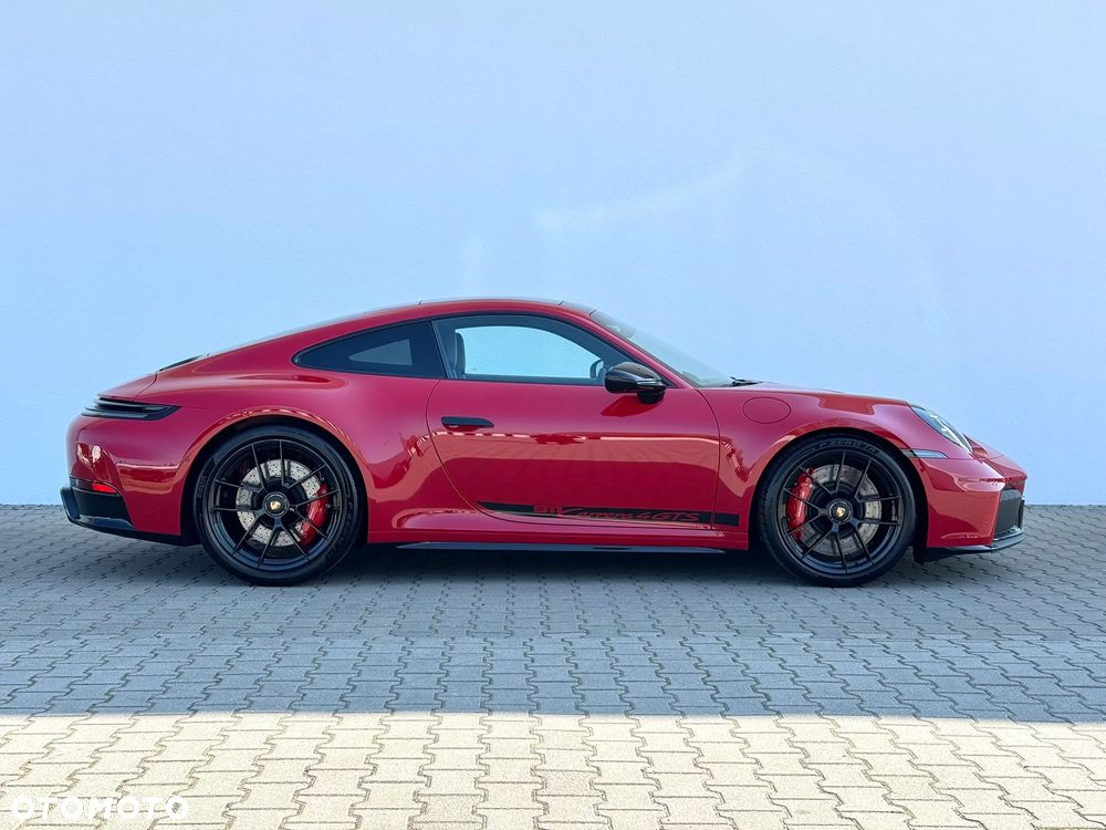Porsche 911 Carrera 4 GTS PDK - 3