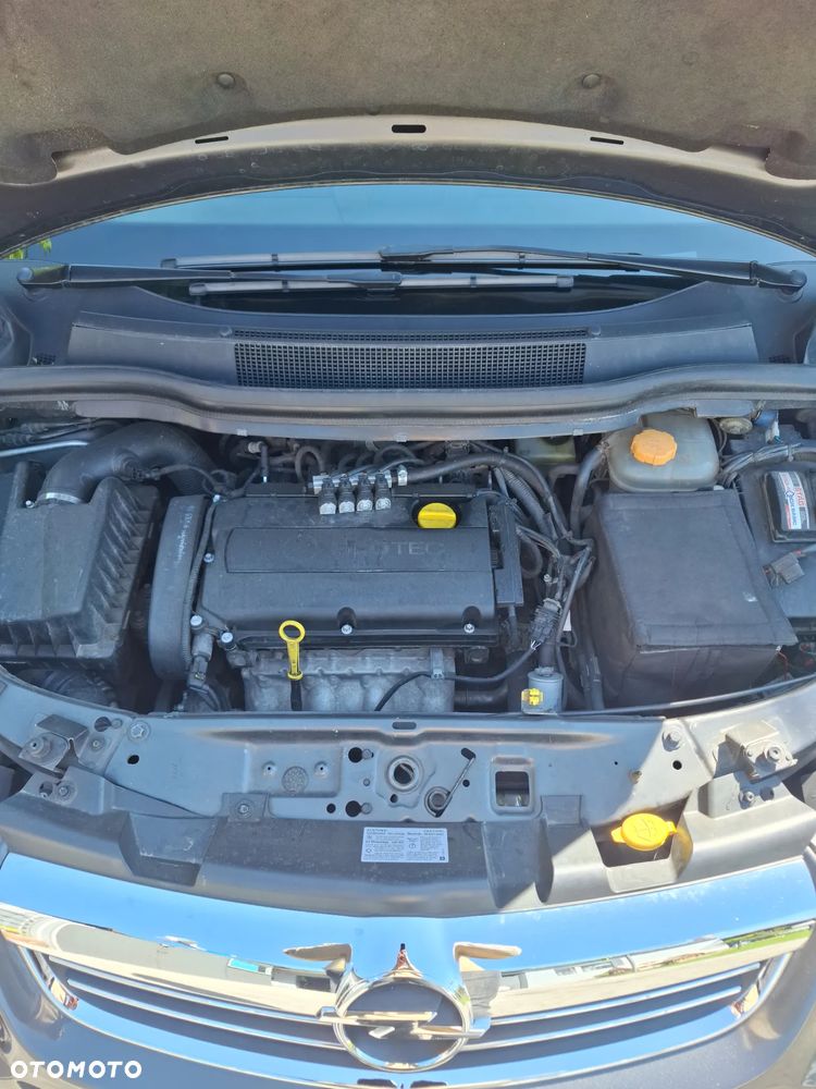 Opel Zafira 1.8 - 10
