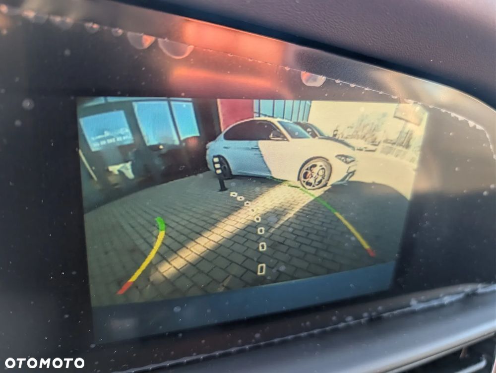 Alfa Romeo Giulia 2.0 Turbo Veloce Q4 - 16