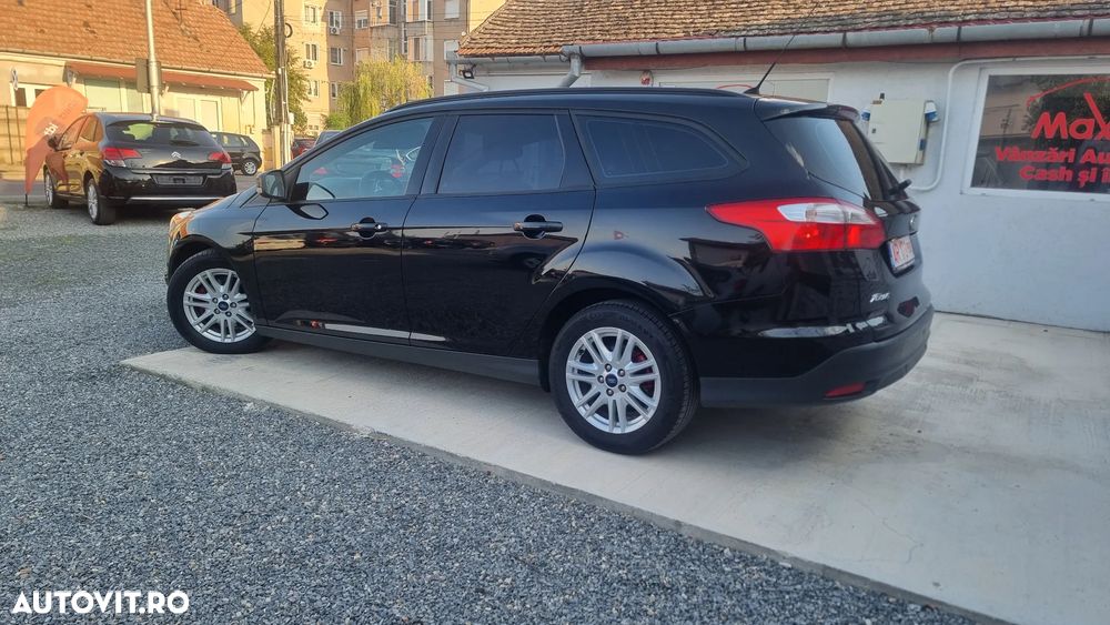 Ford Focus 2.0 TDCI DPF Aut. Trend - 4