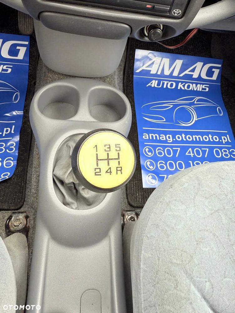 Toyota Yaris 1.0 Base - 23