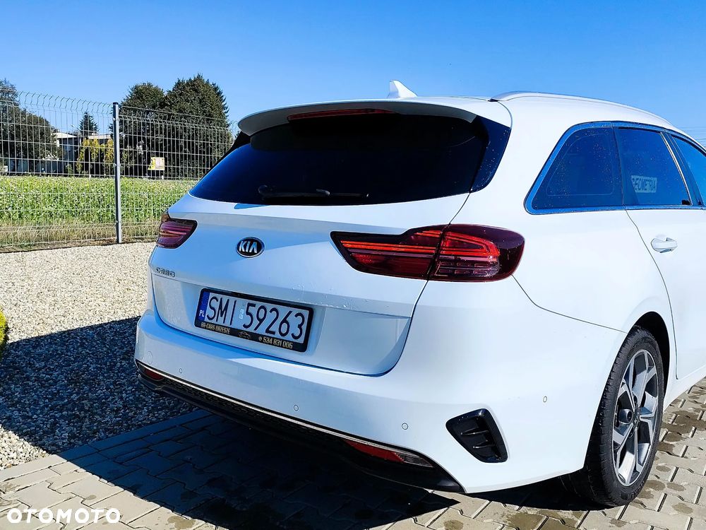 Kia Ceed 1.6 CRDi mHEV Business Line - 29