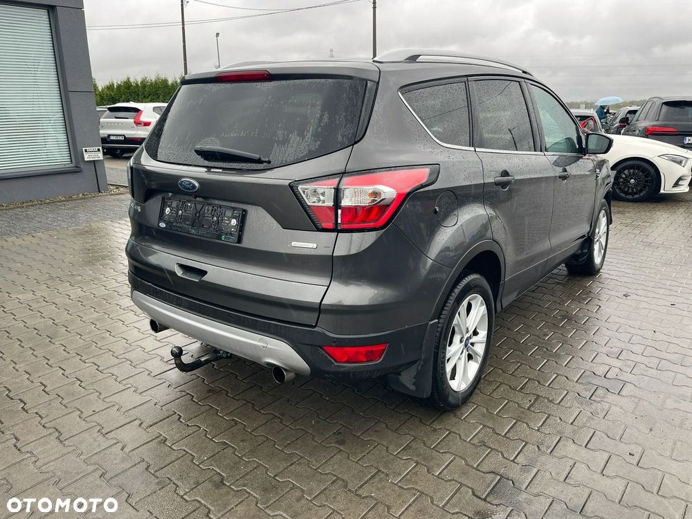 Ford Kuga 1.5 EcoBoost 2x4 Titanium - 4