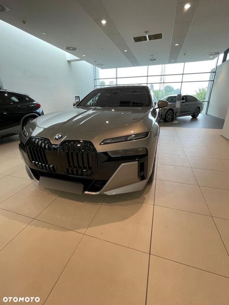 BMW Seria 7 740d xDrive sport - 1