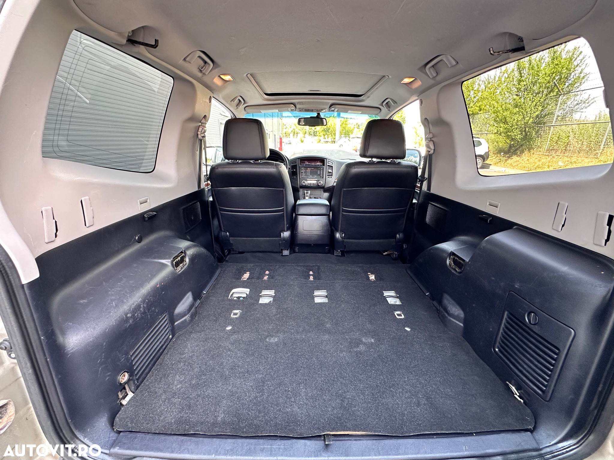Mitsubishi Pajero 3.2 DI-D Automatik Limited Edition - 9