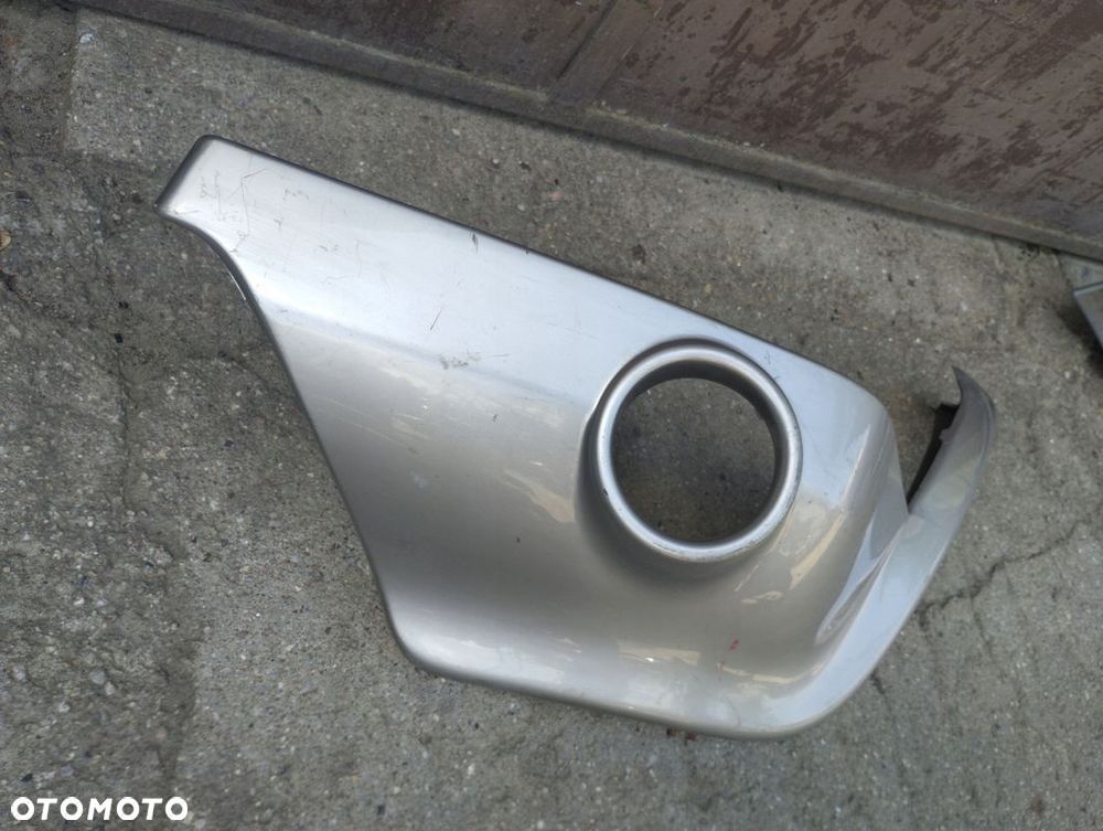 Listwa kratka halogenu lewa Mitsubishi L200 DAKAR - 2