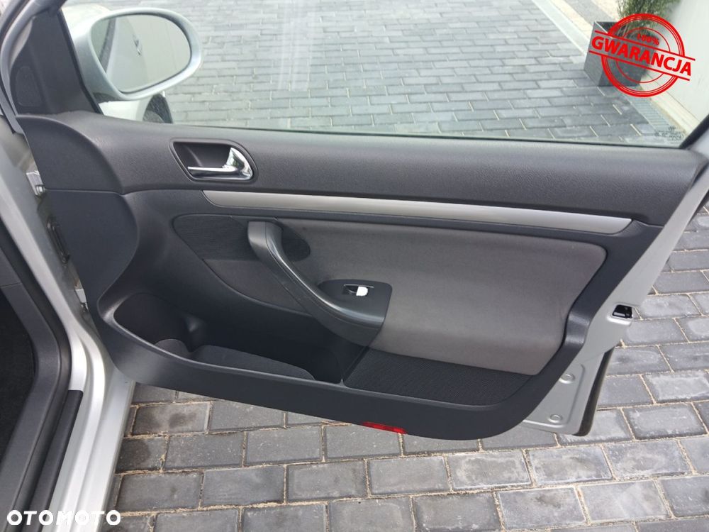 Volkswagen Golf - 28